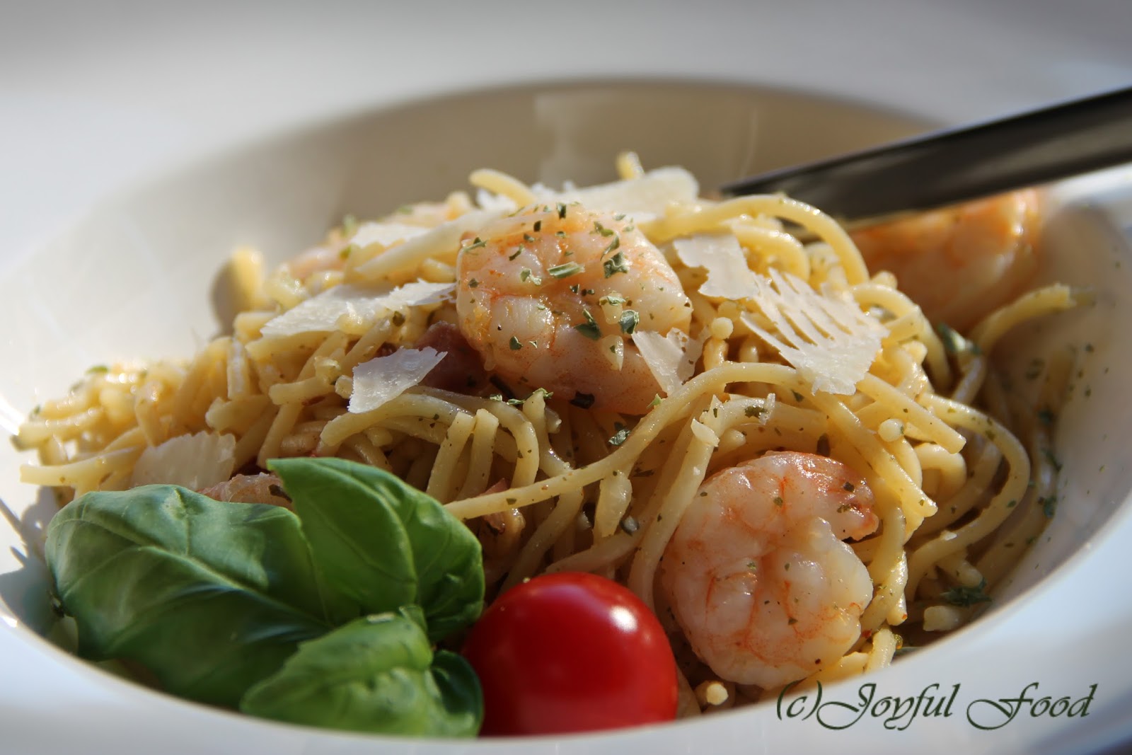 Spaghetti aglio olio mit Garnelen Joyful Food