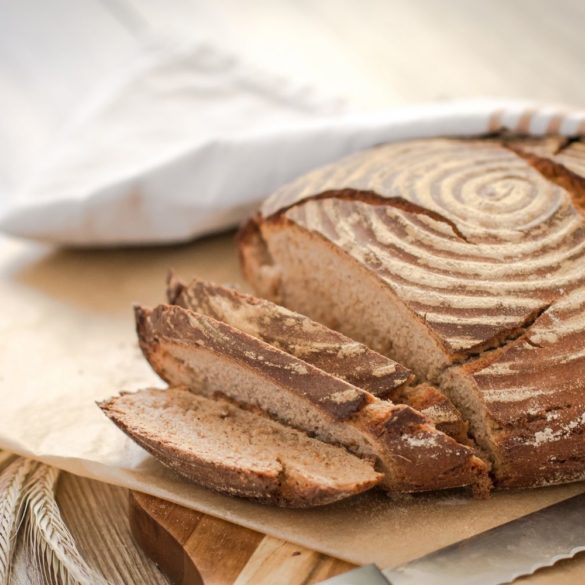 Richtig knuspriges Bauernbrot - wie vom Bäcker | Joyful Food Richtig knuspriges Bauernbrot - wie vom Bäcker | Joyful Food