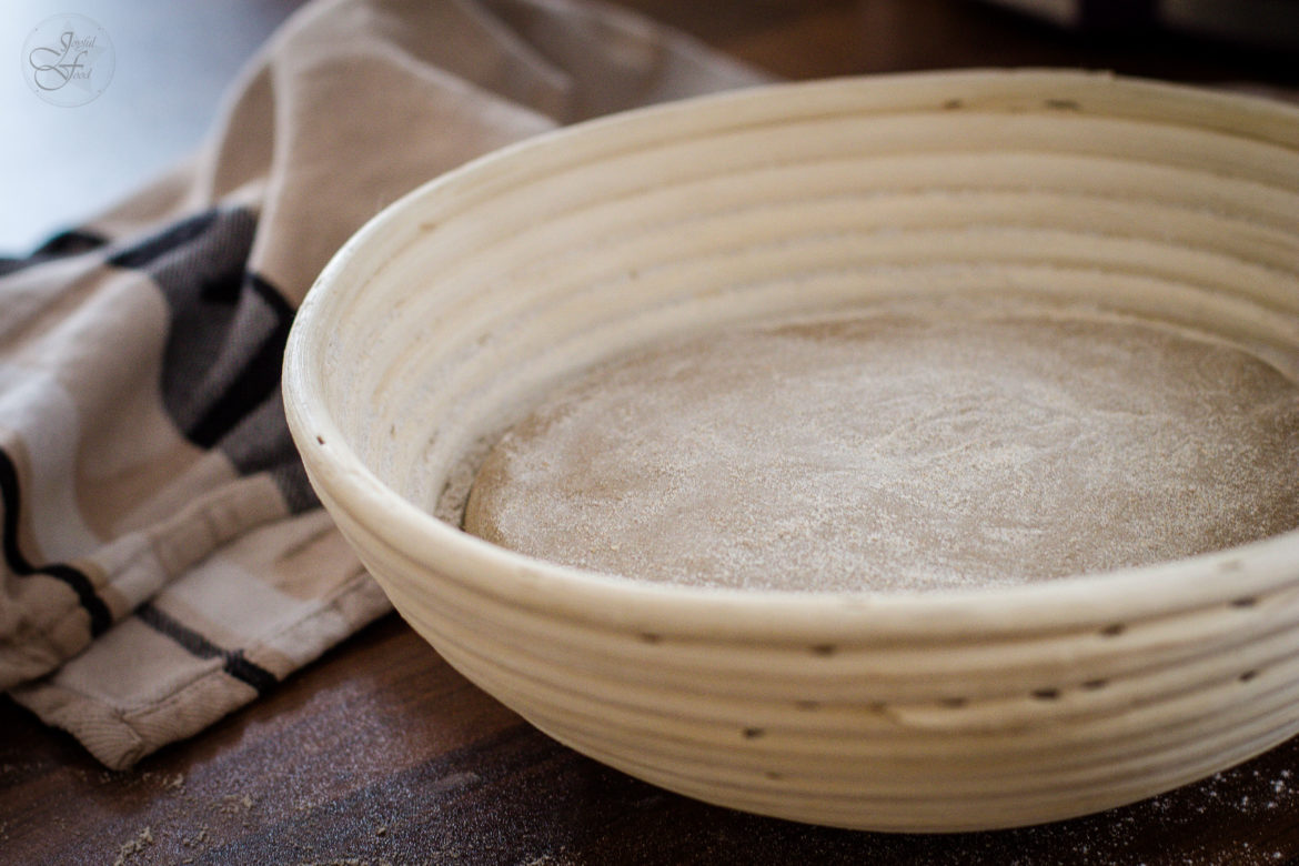 Knuspriges Bauernbrot - wie vom Bäcker | Joyful Food