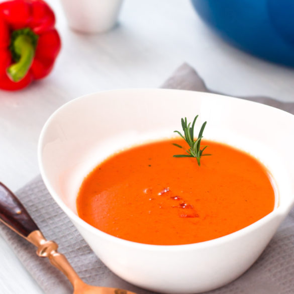 Feine Paprika Suppe mit Ricotta | Joyful Food