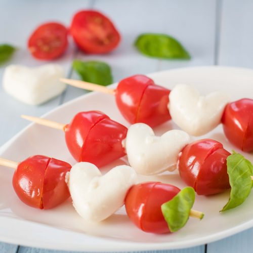 Tomaten-Mozzarella Spieße - herrlich herzig 4 Tomaten-Mozzarella Spieße