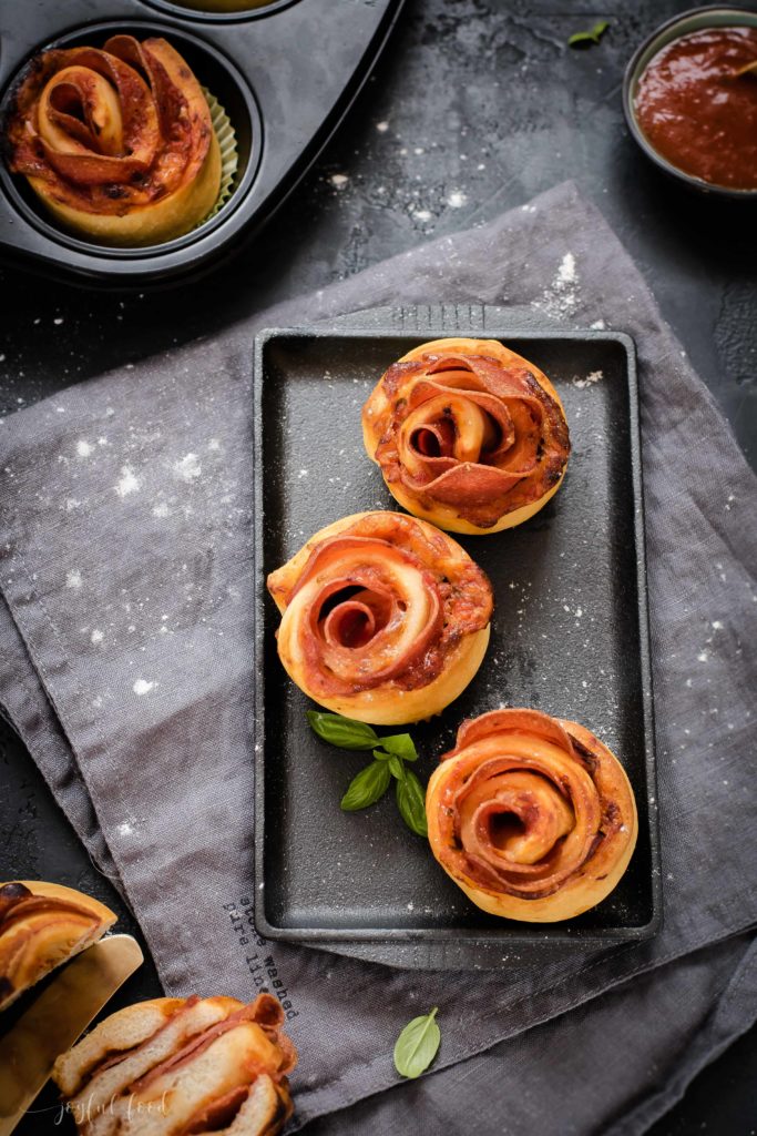 Pizza Muffin Schnecken - schnell, einfach, lecker! | Joyful Food