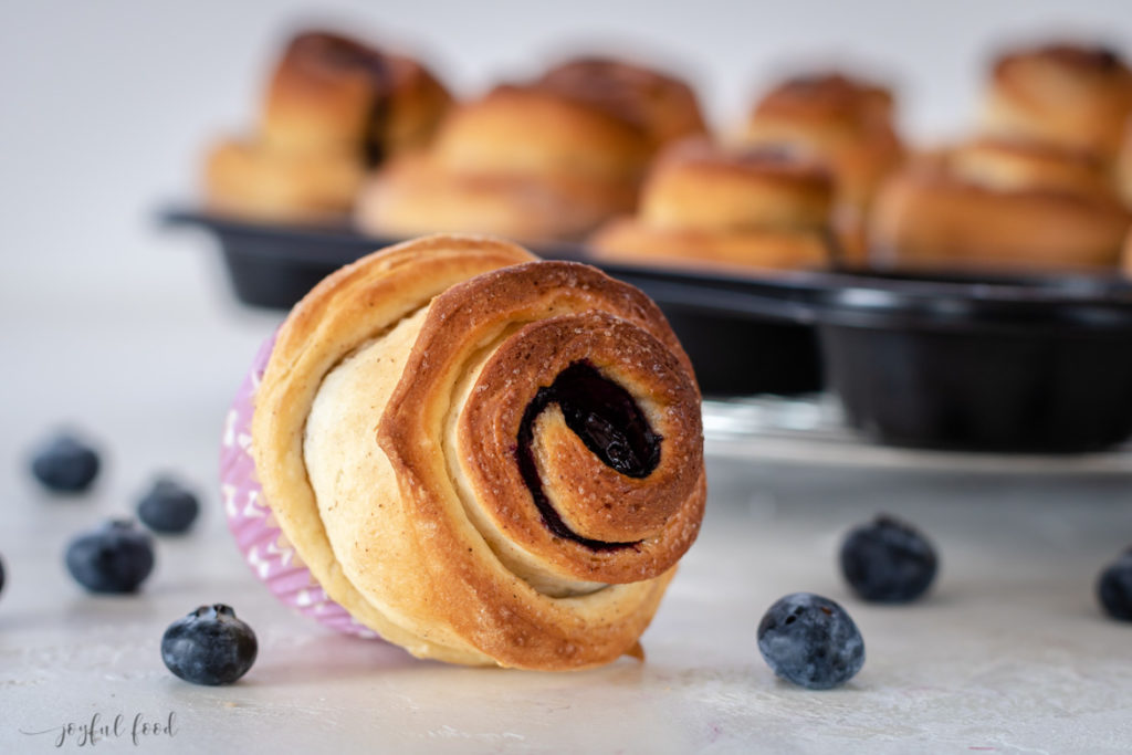Blaubeer Muffins Pull Apart Style mit Zimt | Just Joyful