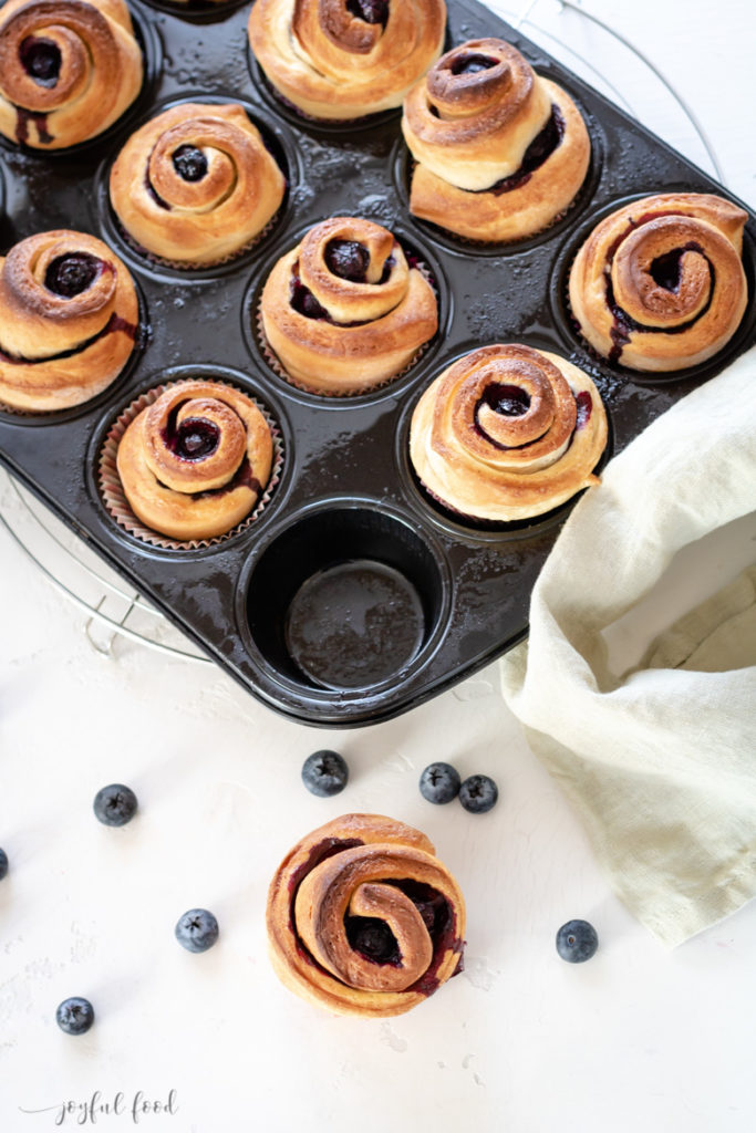 Blaubeer Muffins Pull Apart Style mit Zimt | Just Joyful